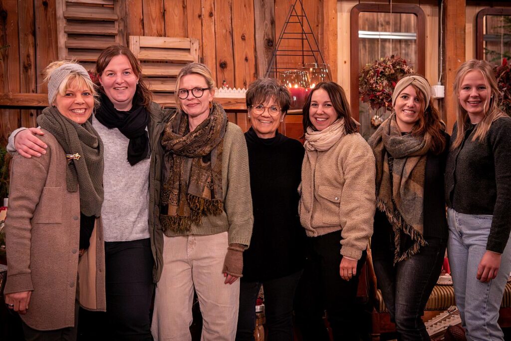 Blüten-Bijou - Adventsausstellung 2025